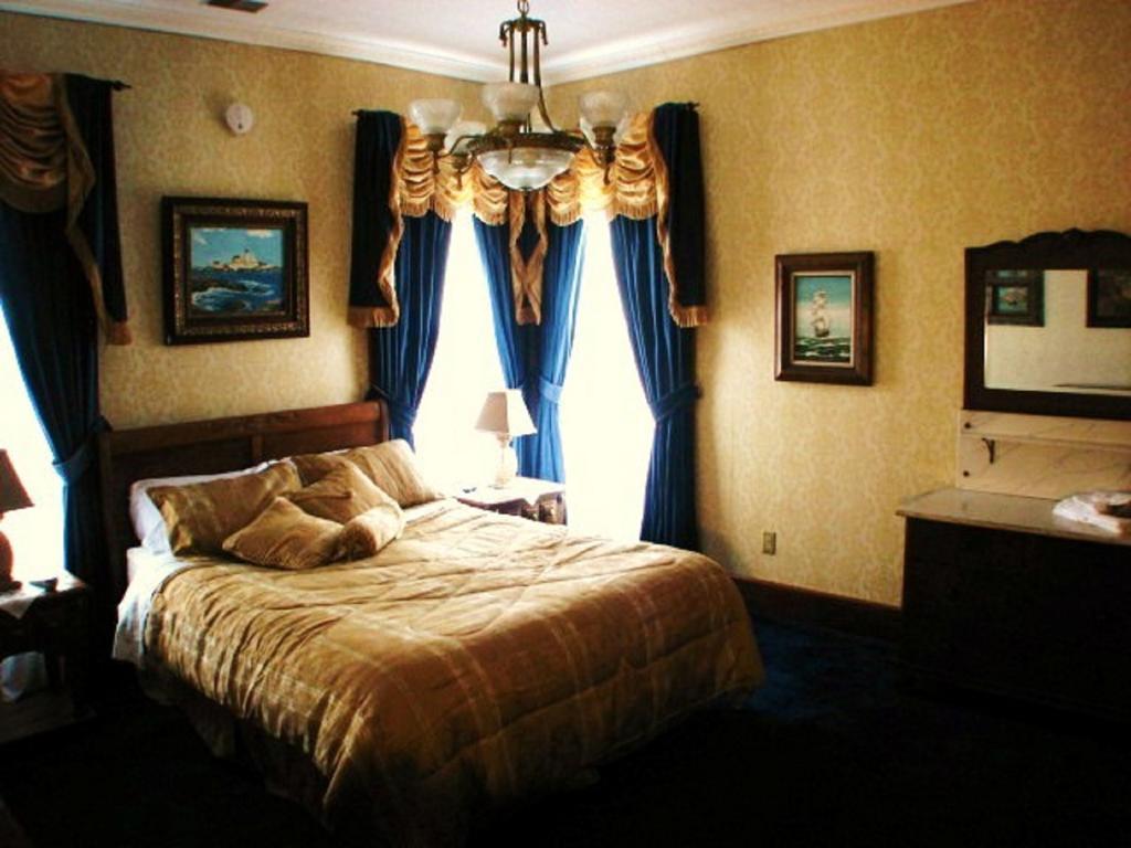 Herrold On Hill Bed And Breakfast Wabash Rom bilde