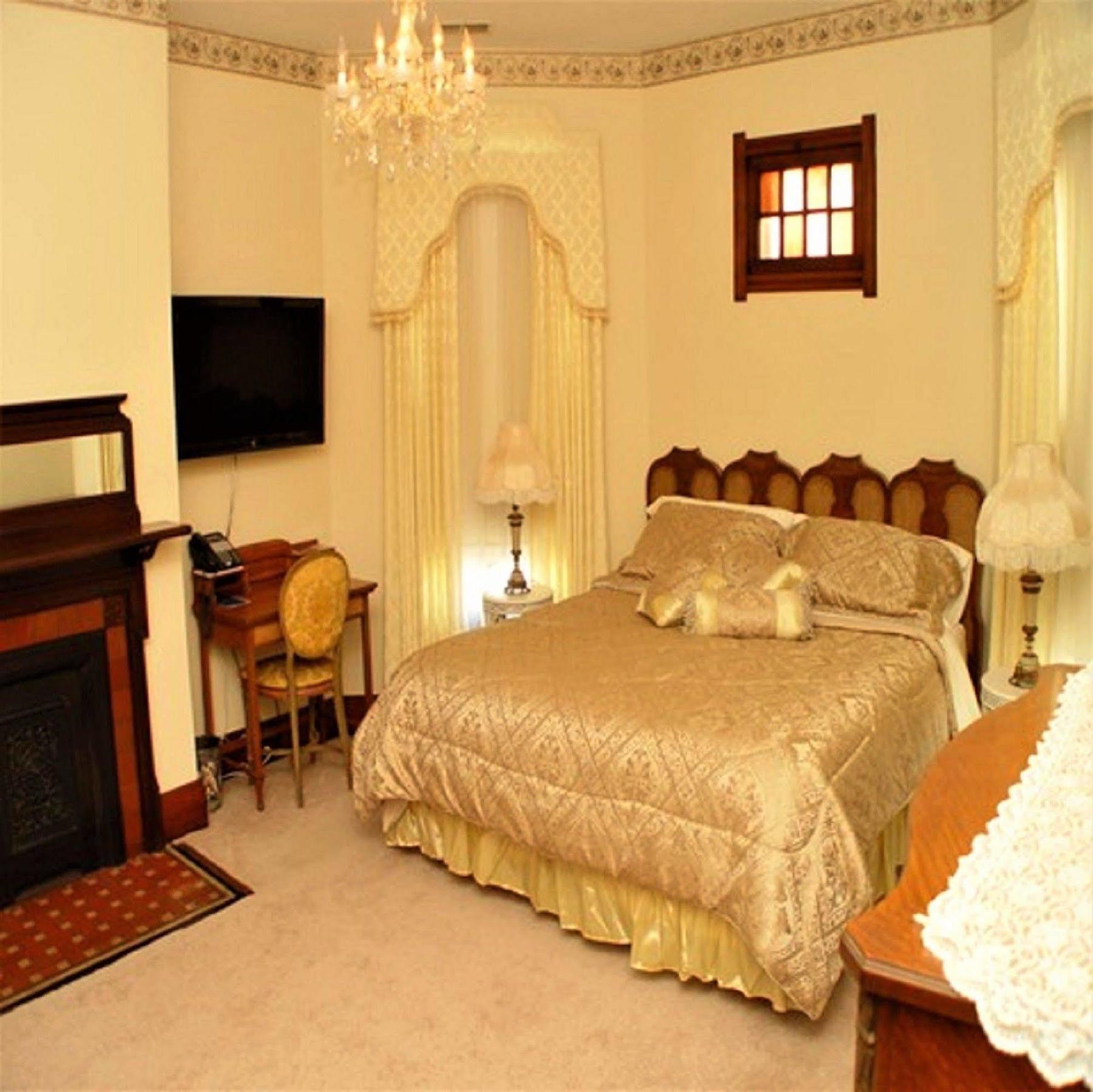 Herrold On Hill Bed And Breakfast Wabash Eksteriør bilde