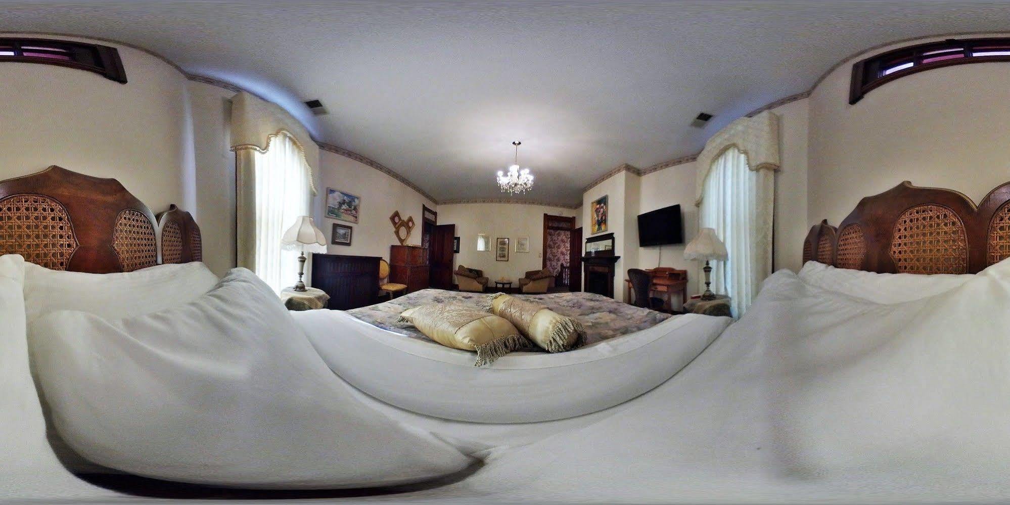 Herrold On Hill Bed And Breakfast Wabash Eksteriør bilde